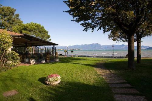 Hotelli Hotel Lugana Parco Al Lago