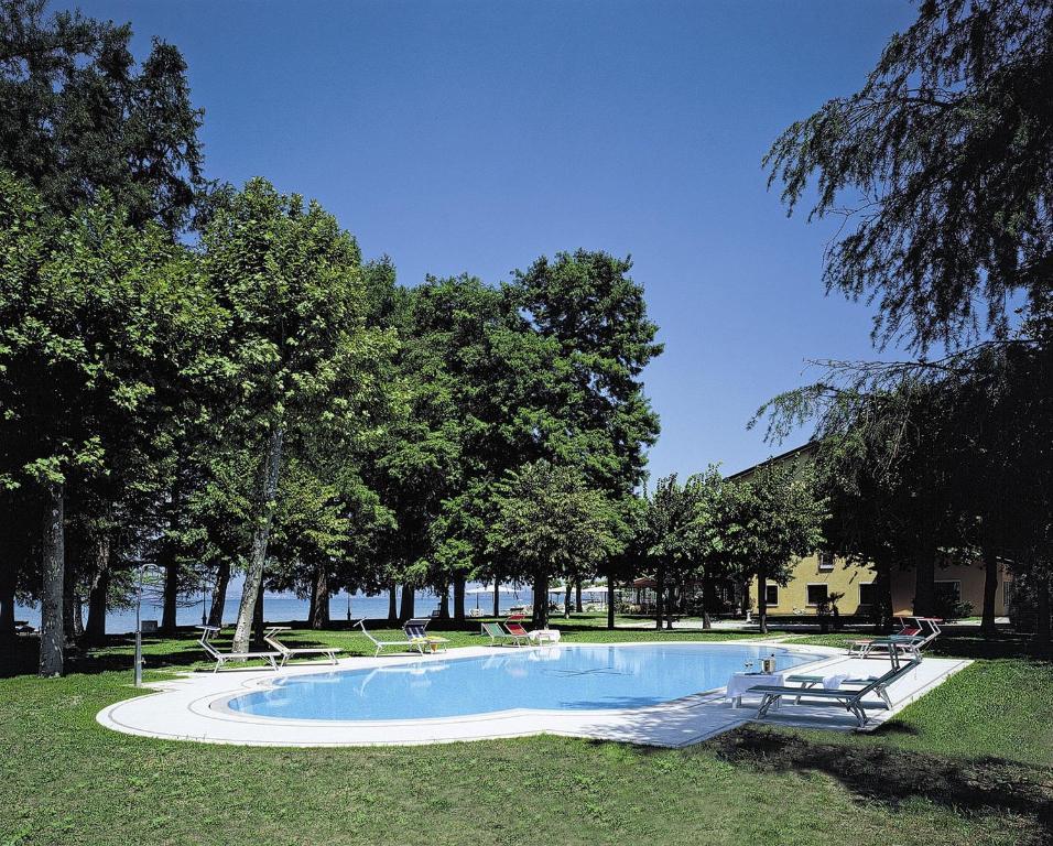 Hotel Lugana Parco Al Lago Hotelli