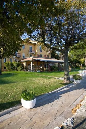 Hotel Lugana Parco Al Lago 3*