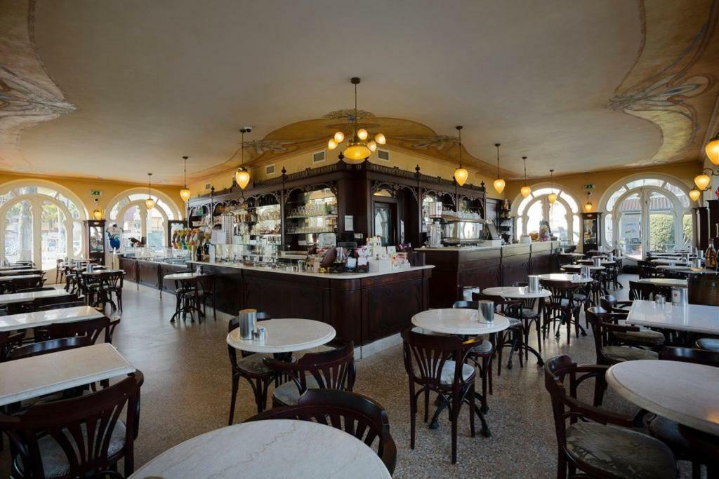 Hotel Lugana Parco Al Lago Hotelli 3*