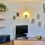 Camelia Apt Sirmione