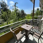 Discovery Flat With Pool & Bikes