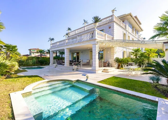 Apt24 - Luxury Lakefront Onassis