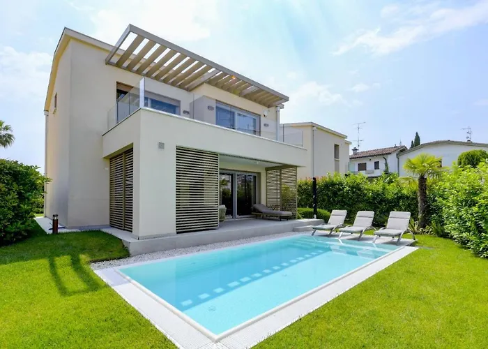 Magic Bay Villa
