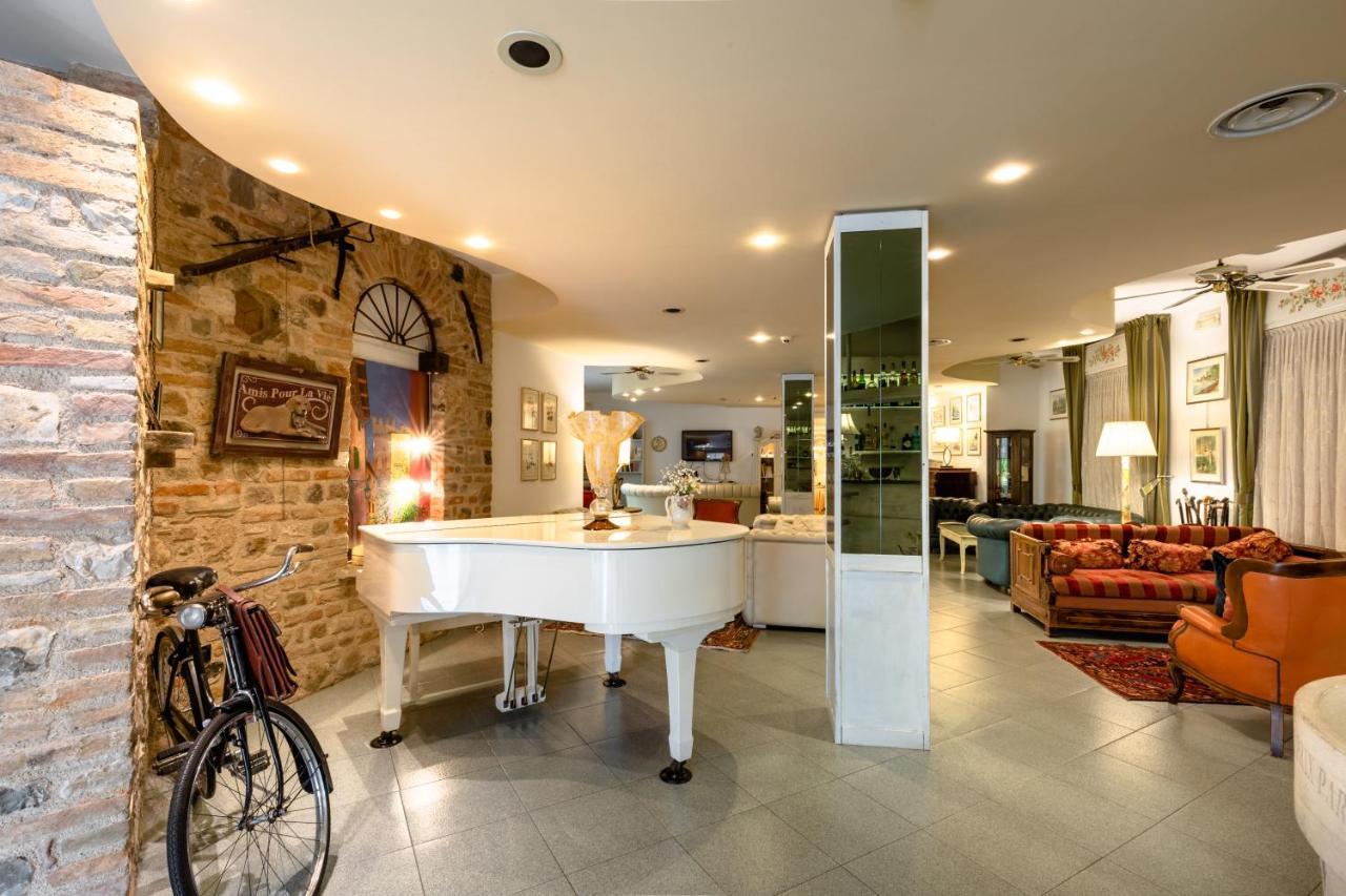 Hotel Serenella 3*