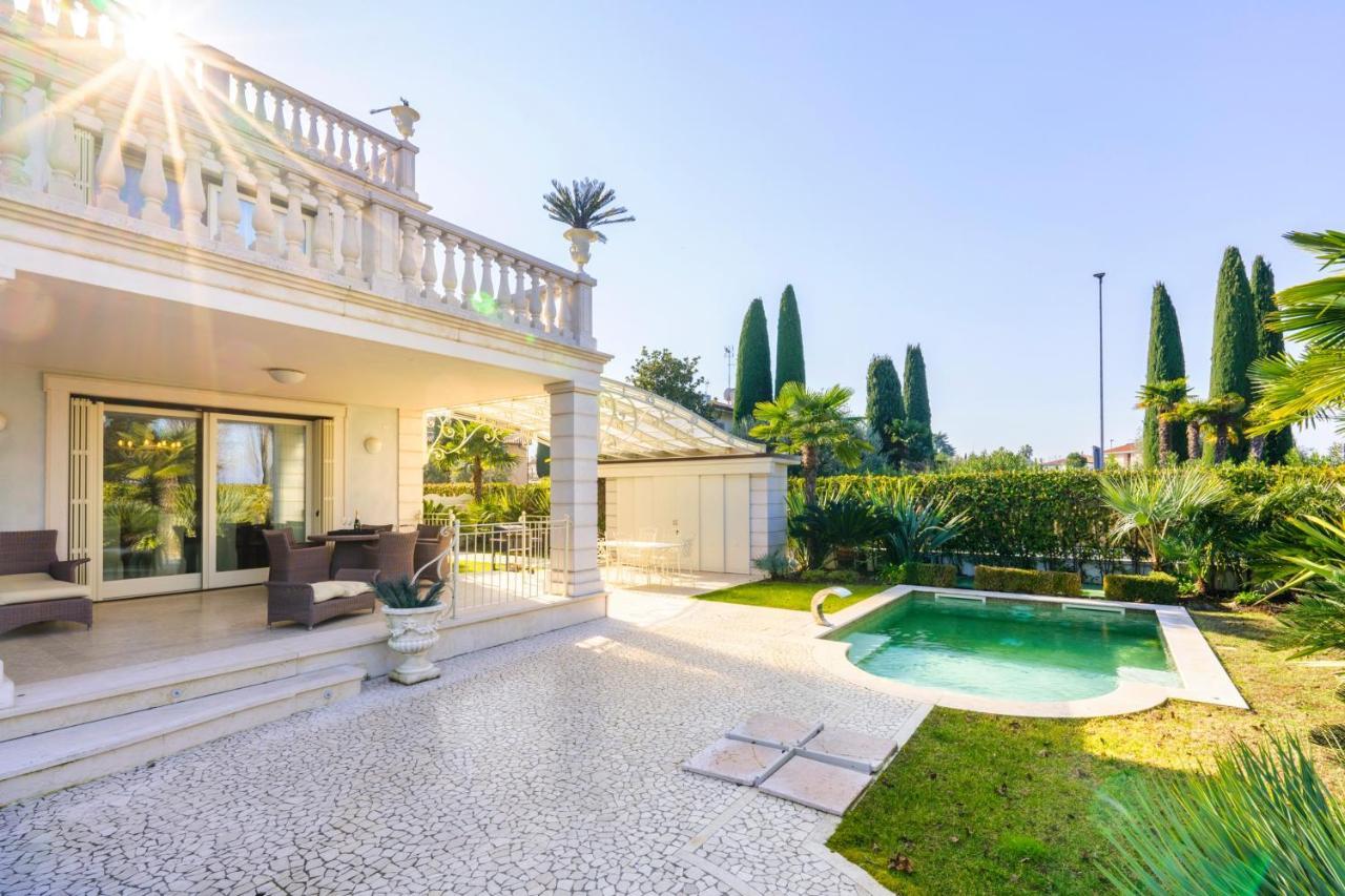 Villa Apt24 - Luxury Lakefront Onassis