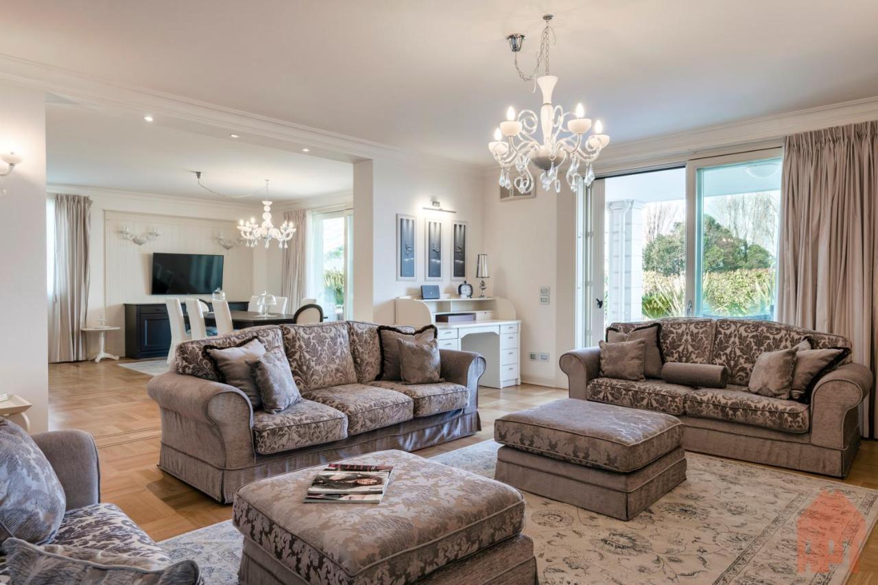 Villa Apt24 - Luxury Lakefront Onassis