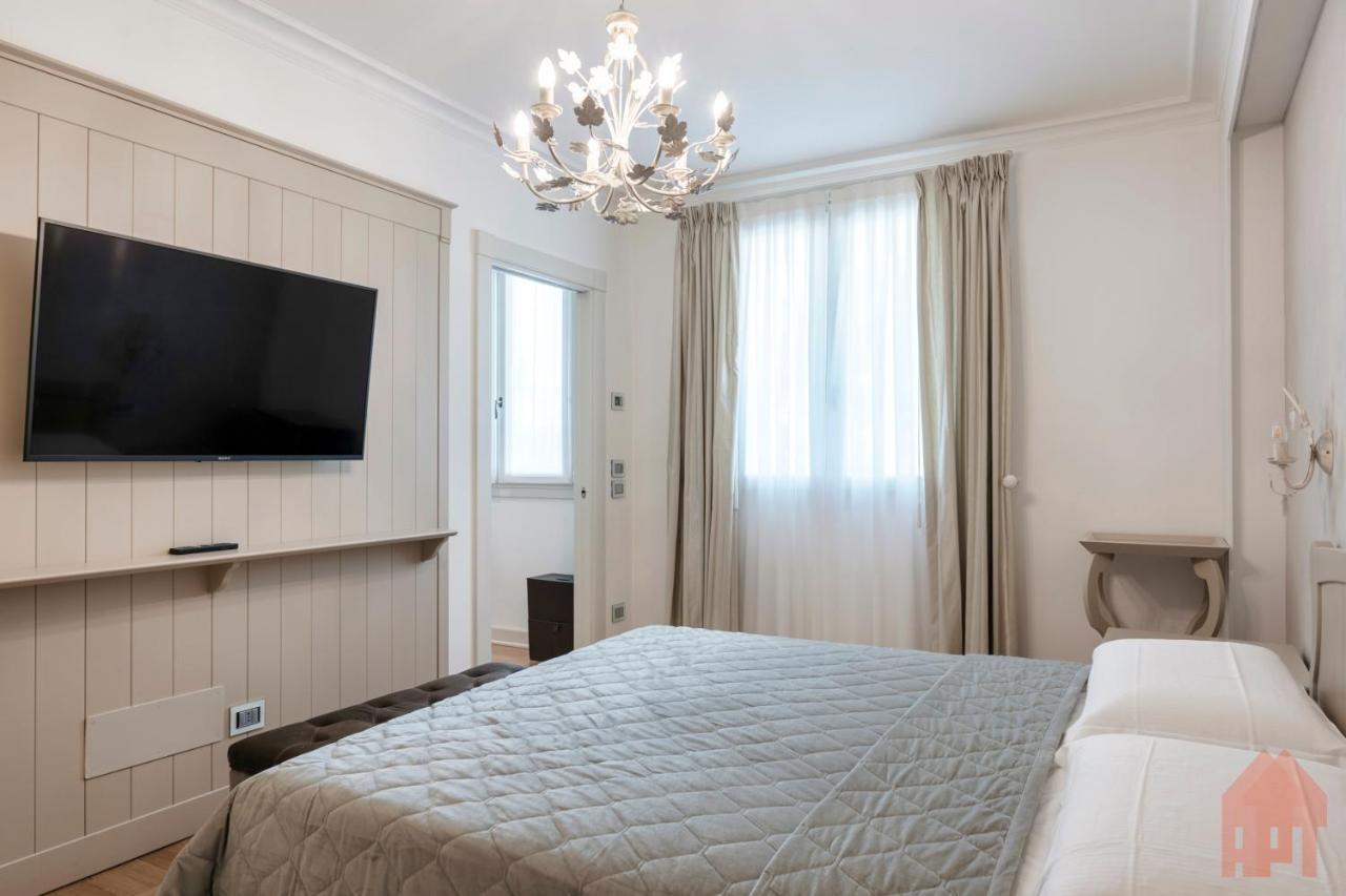 Apt24 - Luxury Lakefront Onassis Sirmione