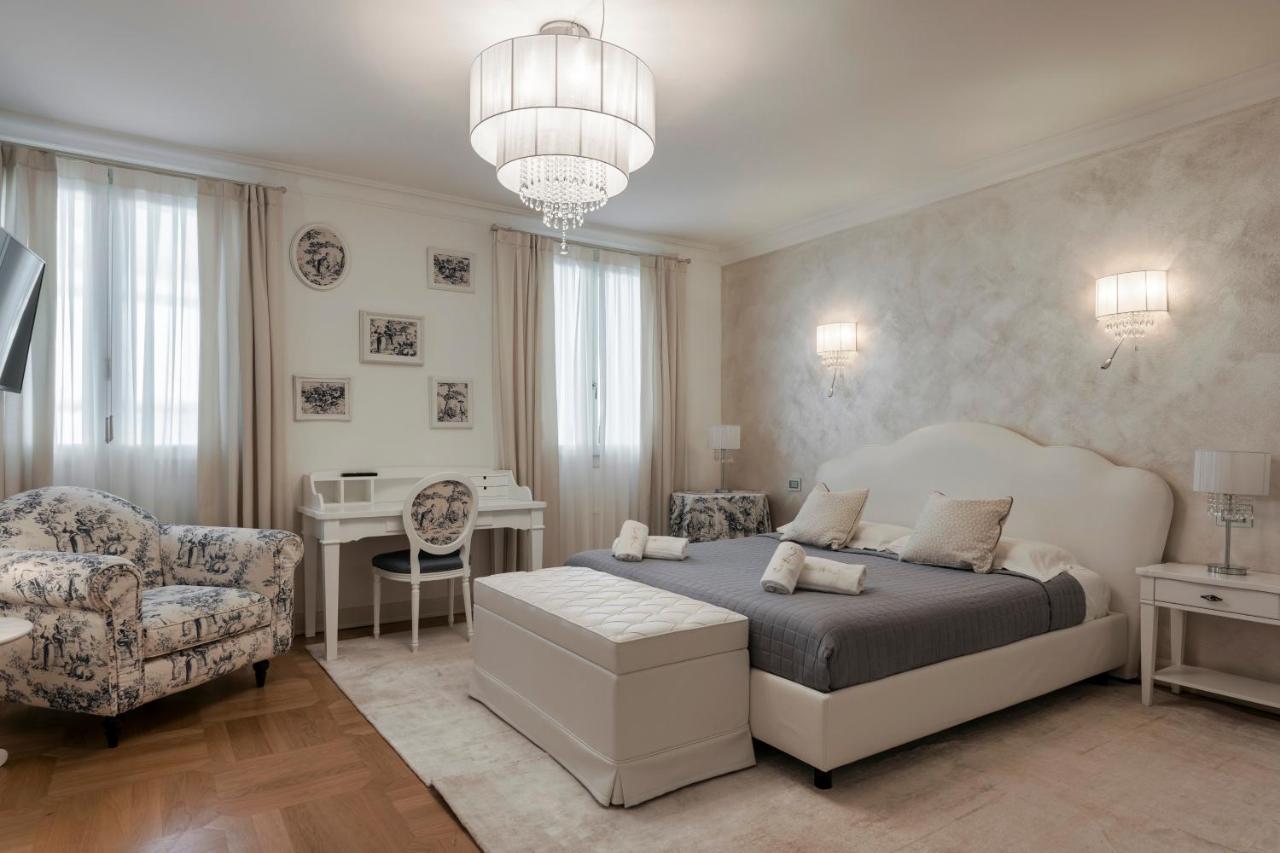 Villa Apt24 - Luxury Lakefront Onassis *