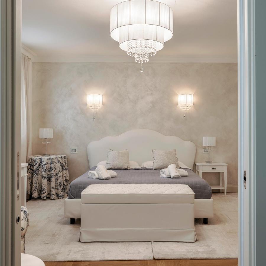 Apt24 - Luxury Lakefront Onassis Sirmione