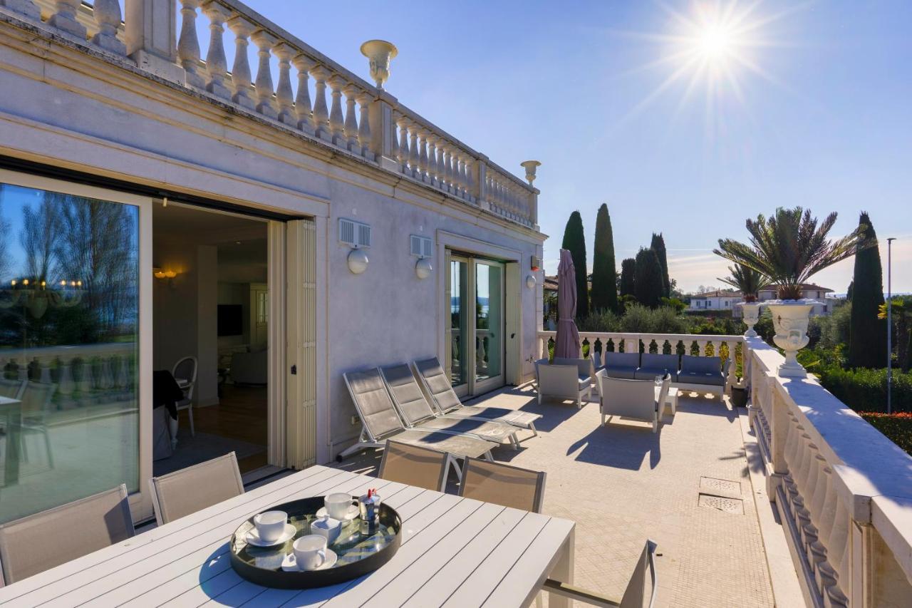 Villa Apt24 - Luxury Lakefront Onassis