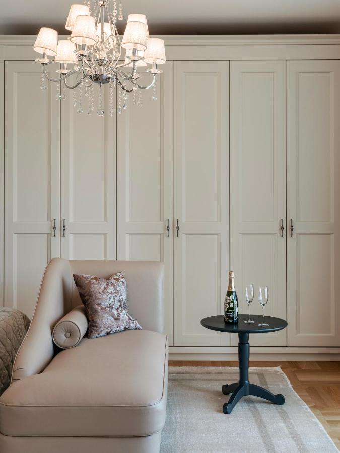 Villa Apt24 - Luxury Lakefront Onassis *