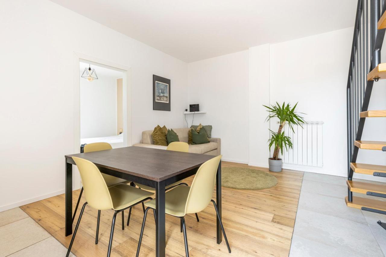 Trendy Aparment With Garage Right By The
