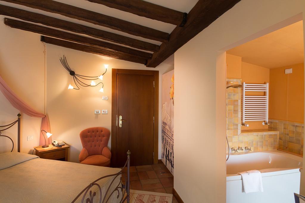 Hotel Serenella Sirmione