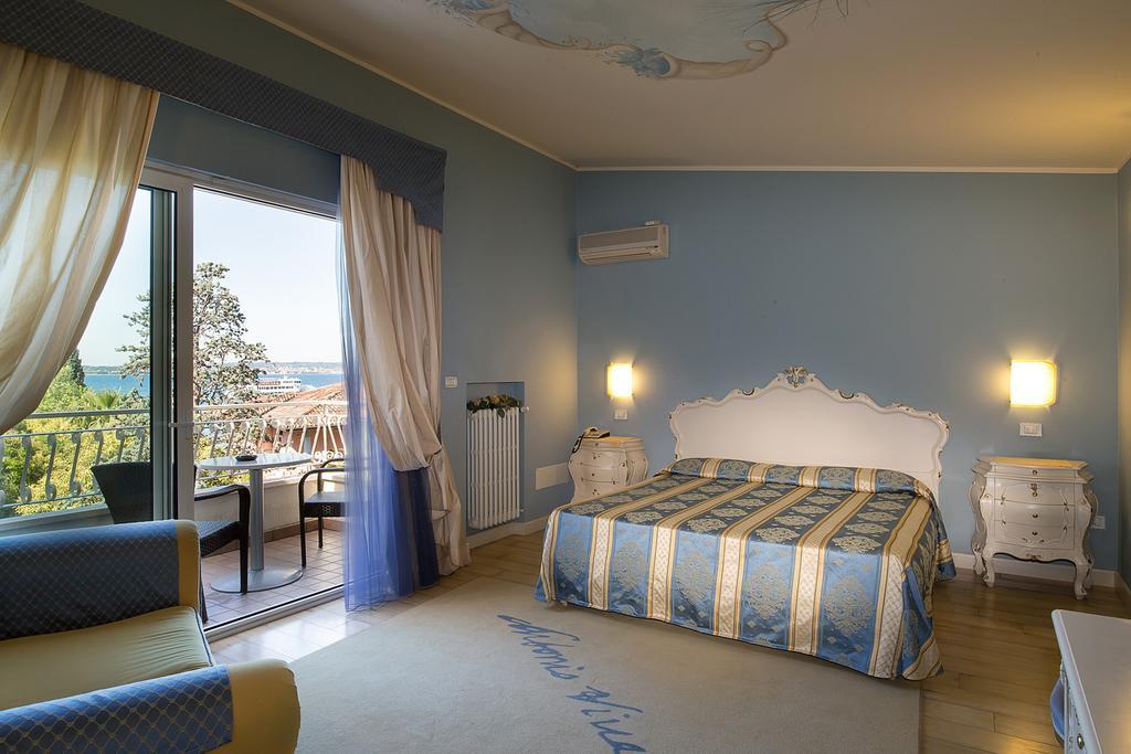 Hotel Serenella 3*