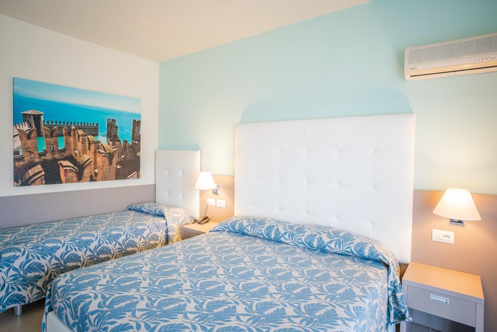 Hotel Holiday Hotel 3*