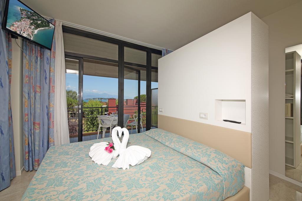 Hotel Holiday 3*