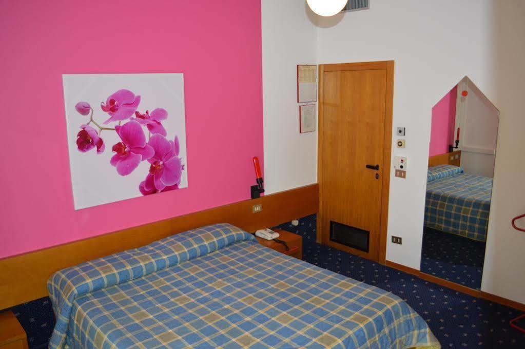 Azzurra Hotel 3*