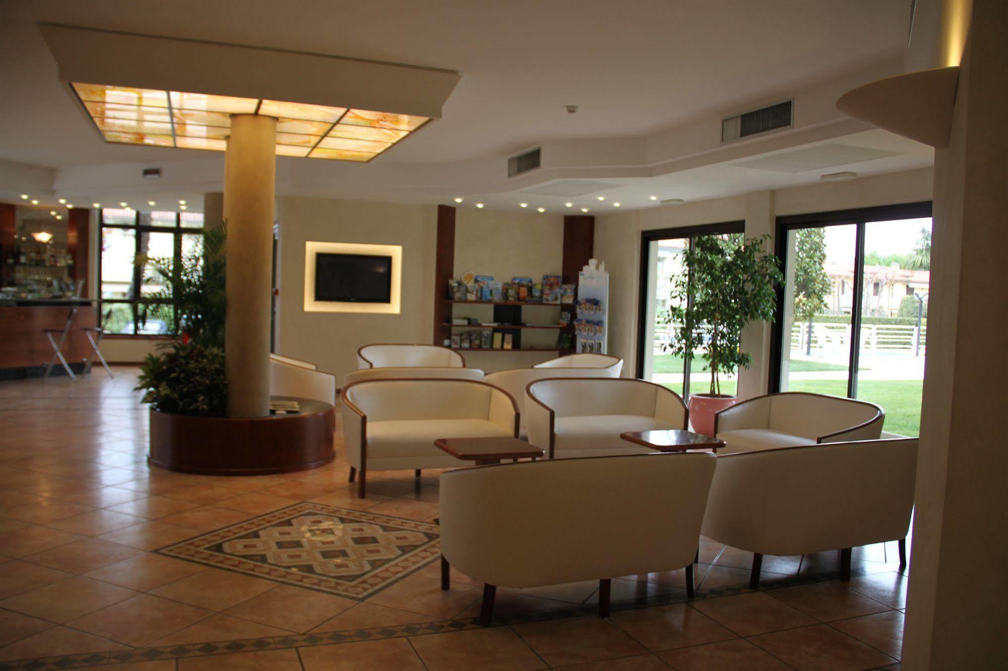 Porto Azzurro Hotel Sirmione