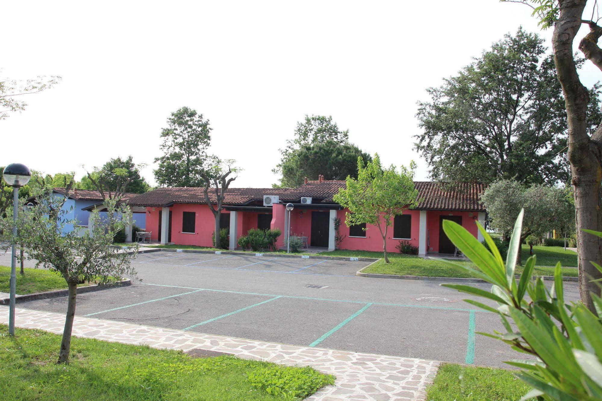 Công viên nghỉ dưỡng The Garda Village