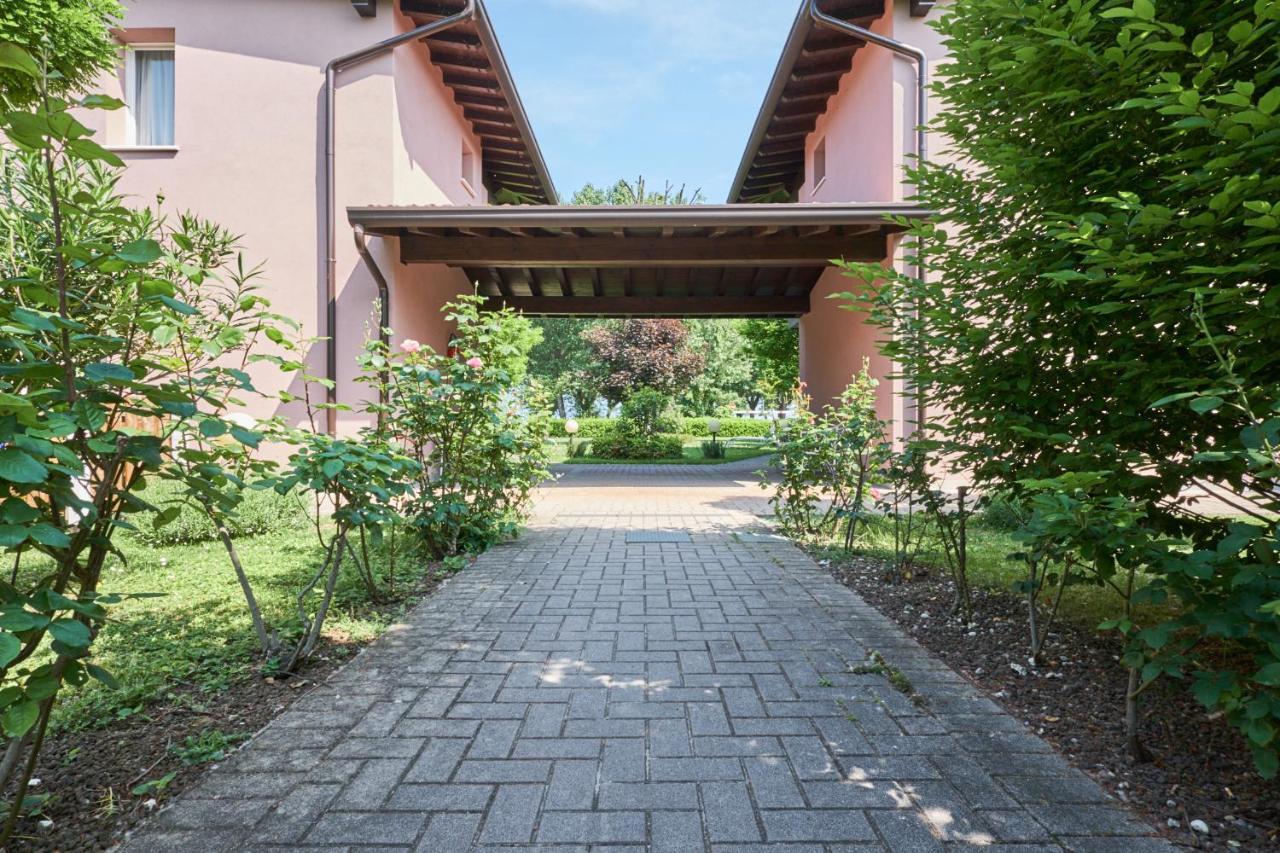 Villaggio Turistico Lugana Marina Aparthotel 3*
