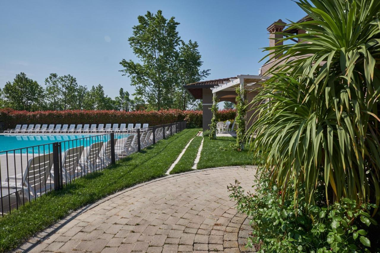 Aparthotel Villaggio Turistico Lugana Marina