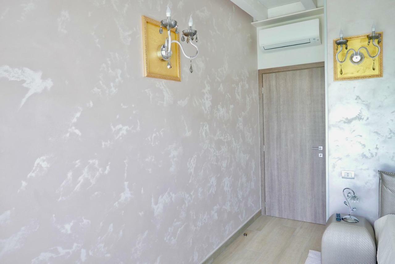Phoenix Garda Hills Apartment Sirmione