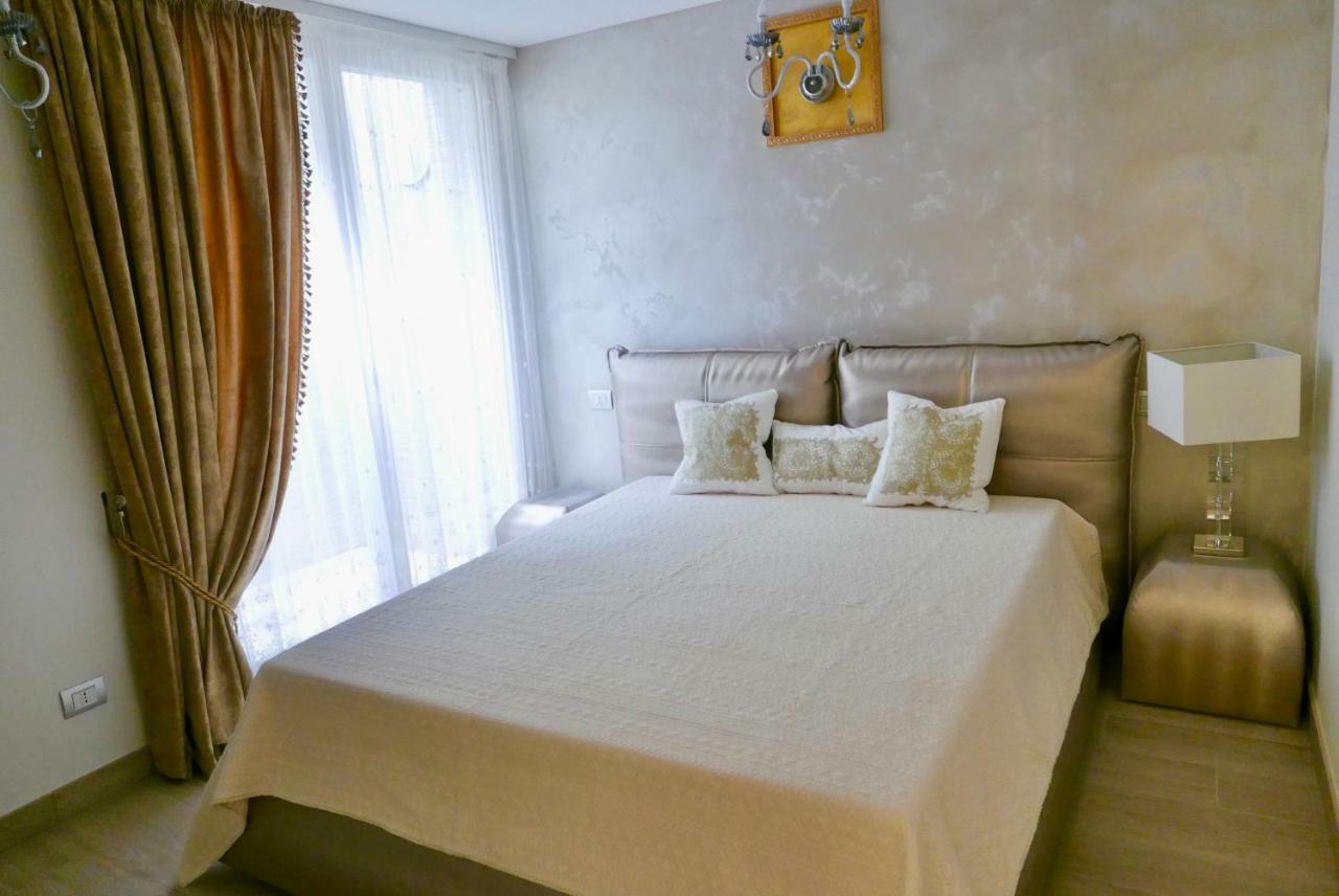 Phoenix Garda Hills Apartment Sirmione