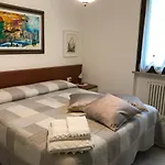 Casa Mary Due - Trilocale Con Giardino Privato A Due Passi Dal Lago