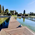 One Step From The Lake - Italian Homing