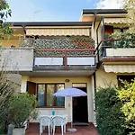 Rosy Apt Sirmione