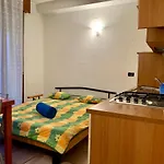 Yellow Apt Sirmione