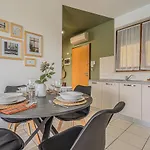 Hygge Family Apartment - One Step Away From The Lake!!!