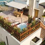 Lake Front Luxury Apartment (Adults Only)