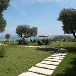Smeraldo Dip Villa Canneto