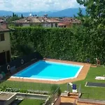 Casa Di Michela A Sirmione Con Piscina