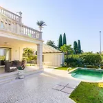 Apt24 - Luxury Lakefront Onassis