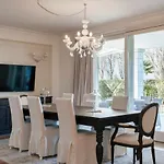 Apt24 - Luxury Lakefront Onassis