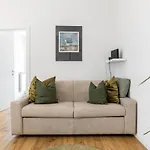Trendy Aparment With Garage Right By The Lake
