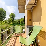 Trendy Aparment With Garage Right By The Lake