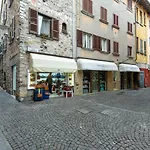 Valentino House