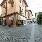 Valentino House