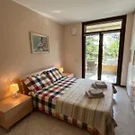 Discovery Flat With Pool & Bikes