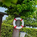 Incantevole Location Fronte Lago