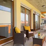 Mazzarona Family Apartment - Luminoso Appartamento Con Piscina Al Secondo Piano
