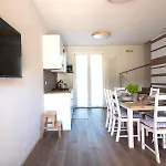 Syrma - Accogliente Villetta A Schiera