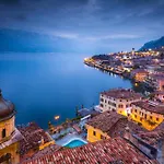 Lella Apartment Front Beach Garda lake