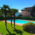 Lella Apartment Front Beach Garda lake