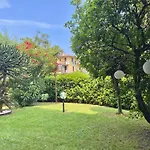 Jolly Apartments