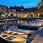 Lake Front Luxury Apartment (Adults Only)